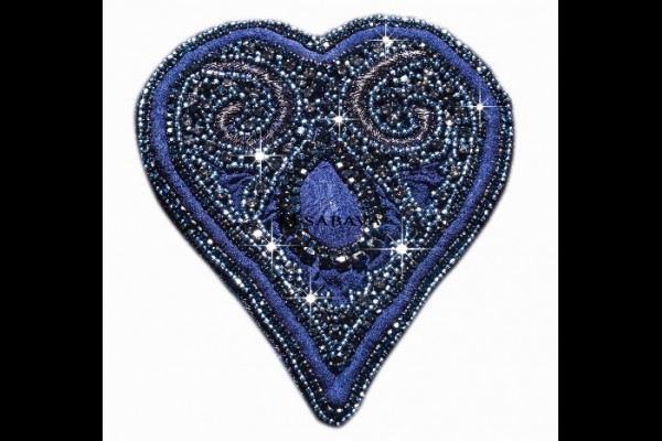 Нашивка для декора одежды в форме «сердца»